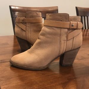 Dolce Vita ‘Yuri’ Leather Bootie